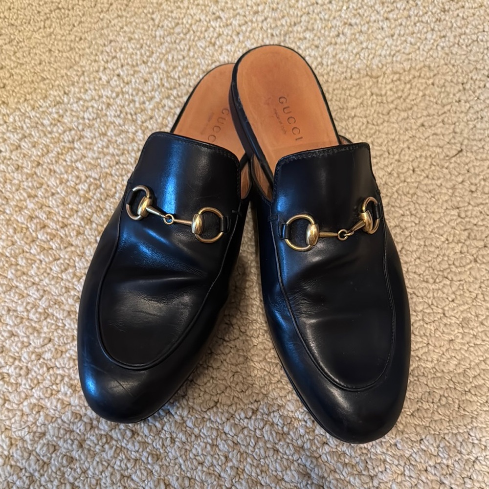 Gucci Black Leather Flats with Horsebit Detail